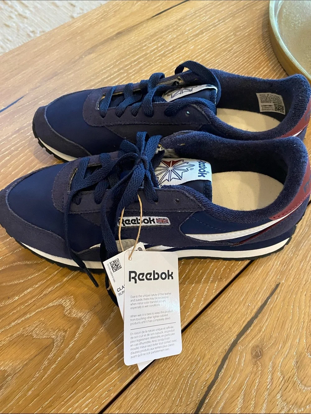 NWT reebok Unisex Navy Sneakers